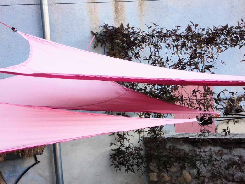 Chambres D'Hotes La Vie En Roses Iguerande Eksteriør bilde